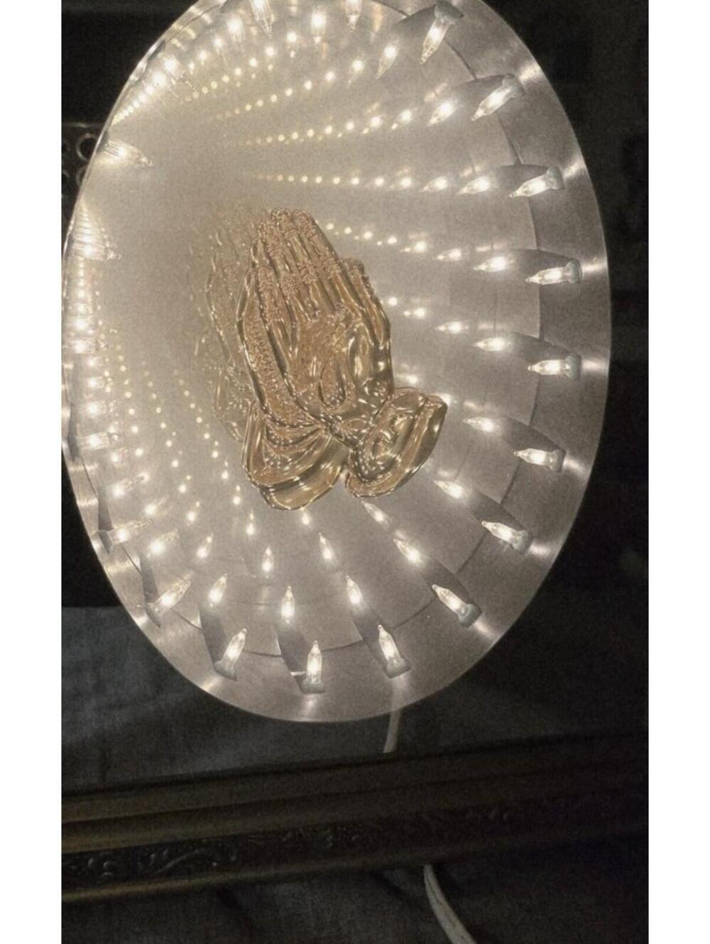 Vintage 3D Infinity Mirror Jesus Christ Praying Hands Light Up Framed religious